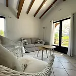 Iparza Nyaraló *